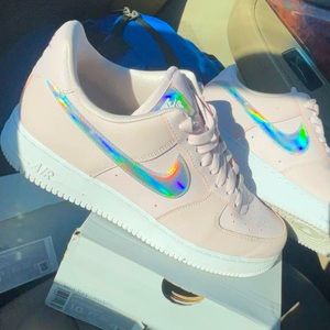 Size 10 women’s Airforces